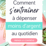 Une femme souriante établissant son budget avec un ordinateur et un carnet sur une table. Elle montre une attitude pratique et sereine envers ses finances.
