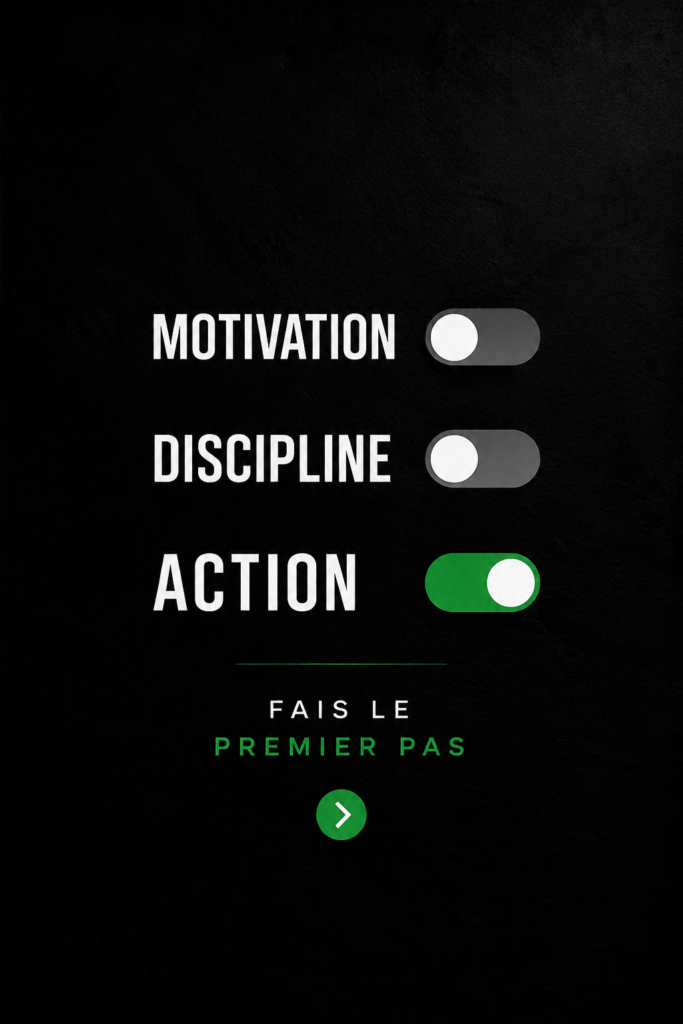 Une femme souriante planifie ses objectifs sur un carnet, illustrant la motivation et la discipline.