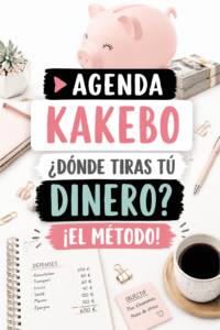 Agenda Kakebo ouvert sur une table avec des stylos.
