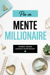 Femme souriante comptant ses économies avec enthousiasme, symbolisant une mentalité d'abondance financière.