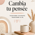 Femme souriante réfléchissant à des stratégies d'épargne