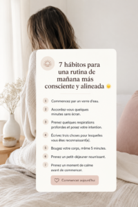 Femme pratiquant la méditation dans une routine matinale sereine