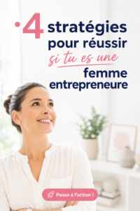 Une femme souriante prenant des notes lors d'une conférence sur l'entrepreneuriat féminin.