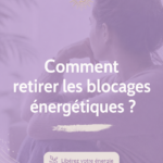Illustration d'une femme méditant pour lever ses blocages émotionnels.