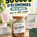 Femme souriante tenant un carnet de finances pour atteindre son objectif d'épargne de 50K en 6 mois