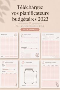 Image d'un planificateur de budget gratuit pour 2023 avec des notes et stylos.